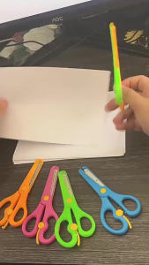 Gunting Kertas Anak Aman Safety Scissors Mini Pemotong Bahan Plastik Polos Warna Warni