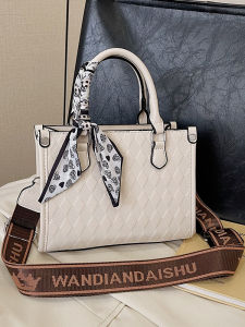 Elegant Womens Crossbody Bag 2025 New Fashion Retro Single Shoulder Tote Bag Versatile Diamond Grid Commuting Handbag