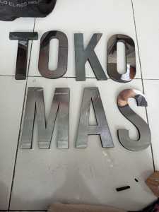 CUSTOM HURUF&ANGKA TIMBUL STAINLES SPONS UK.15CM.