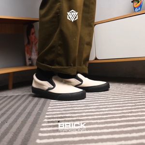 Brick Mansions - Slip On Mission Off White Black Sepatu Sneakers Casual Pria Wanita