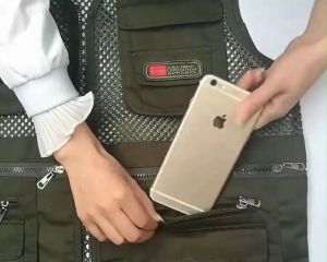 เสื้อกั๊กผู้ชาย เสื้อกั๊กแขนกุดหลายกระเป๋า เสื้อกั๊กแฟชั่นของผู้ชาย เสื้อกั๊กแบบหลวม เครื่องมือ Vest