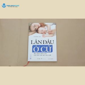 Sách - Lần Đầu Ở Cữ-Vanlangbooks