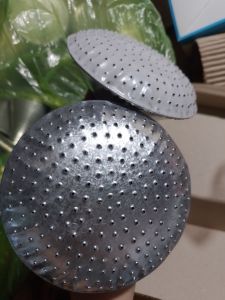 Bông sen gắn thùng tưới cây bông sen tưới cây