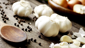 กระเทียมผง เครื่องปรุง อาหาร 100% Garlic powder ตรากอเงินฟาร์ม