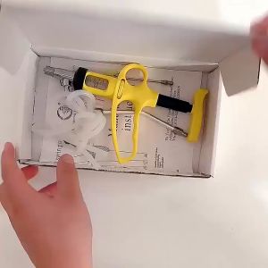 Automatic Veterinary Continuous Syringe for Pigs Animal Adjustable Vaccine Injection Equipment