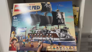 Mô Hình Lắp Ráp LEGO One Piece - Chiến Hạm Hải Quân Của Garp (Chính Hãng)