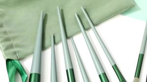 13 Pcs Kuas Make Up Set Brush Kecantikan / Set Bulu Lembut Blush Free Pouch