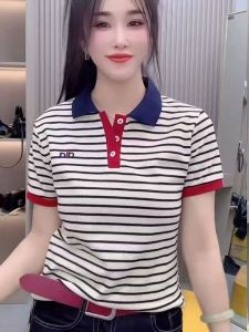 เสื้อยืดคอโปโลแขนสั้นทรงสลิมฟิตสำหรับผู้หญิง ทรงหลวม สไตล์เกาหลี ลายตัวอักษรปักสีบล็อก แฟชั่นฤดูร้อน เสื้อผ้าทำงาน