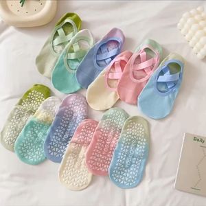 Masterbag - Kaos Kaki Wanita Yoga Pilates Gradian Colorfull Gym Senam Anti Slip Women Sport Socks