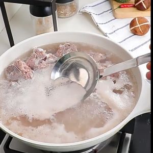 NNBFRT Fine Mesh Fat Skimmer Spoon 304 Stainless Steel Grease Foam Removing Filtering spoon Durable Hanging Hole Design pot filter Kitchen Gadgets Tool