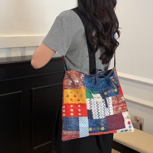 กระเป๋าโท้ทสองด้านผ้ายีนส์สไตล์โบฮีเมียน บล็อกสีวินเทจ ดีไซน์ไม่ซ้ำ จุของได้เยอะ เหมาะใช้ทำงานและเดินทาง แฟชั่นมาใหม่