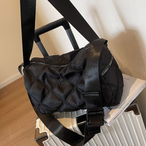 Túi Đeo Chéo Nữ Dung Tích Lớn Thời Trang Mùa Thu 2025 Túi Đeo Vai Đơn Rộng Túi Đệm Vuông Góc Chất Lượng Cao Túi Đeo Chéo Kiểu Boston