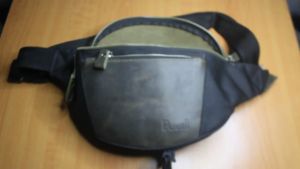 Waistbag Brand Lokal: Tas Selempang Pria & Wanita