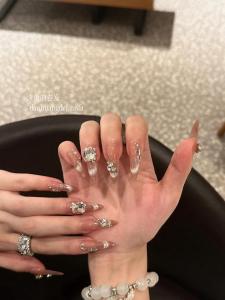 Polar Light | Handmade Wear Armor Mid Length Long Length Cats Eye French Almond Flashing 2024 Autumn Nail Stickers