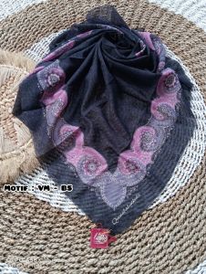 HIJAB SEGIEMPAT UMAMA SCARF VOAL MEDINA MOTIF ICON UK. 110x110cm VOL 1