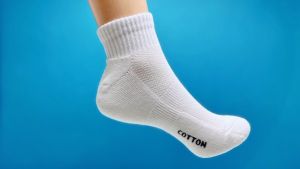 ถุงเท้าข้อกลาง พื้นหนา ทรงเล็ก สีพื้น Cottonแท้ หนา 2 เท่า 🔥 เท้าใส่ได้ ไม่เกิน 44