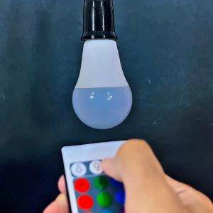 Lampu Bohlam LED RGBW 16 Warna + Remote 7W Fitting E27 Super Terang