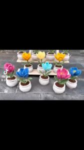 Chậu hoa tulip bằng len mini làm quà tặng trang trí bàn học bàn làm việc