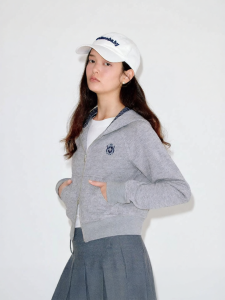 Fano | Áo Hoodie Thêu Huy Hiệu Túi Dán Phối Ren