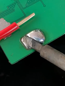 น้ำยาประสาน ฟลักซ์ ฟลักซ์โรซิน บัดกรีแรง ชุบดีบุกง่าย บัดกรีล้างได้ ฟลักซ์สีเหลือง น้ำมันบัดกรี 100 g พร้อมส่งทันที