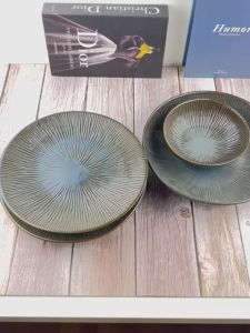 งานศิลาดลขูดลาย 5 แบบ จานพาสต้า ชาม 9 นิ้ว/11 นิ้ว ชาม 10.7 นิ้ว ชาม 6.75x2.1 นิ้ว และ ชาม 11x2.3 นิ้ว ซึ่งเป็นจานเซรามิค ชามเซรามิค สีเทา