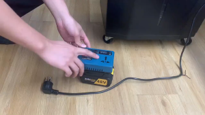 อินเวอร์เตอร์ คลื่นไซน์บริสุทธิ์ เครื่องแปลงไฟUSB อินเวอร์เตอร์เพียวซายเวฟ หม้อแปลงไฟ 12Vto220V inverter pure sine wav