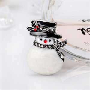 Christmas Snowman Brooch Womens Fashion Versatile Alloy Creative Mini Brooch Womens Costume Accessories Trendy Brooch Gift