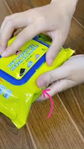 GIẤY LAU GIÀY TIỆN LỢI SIÊU HÓT HỘP 30 TỜ SIÊU SẠCH