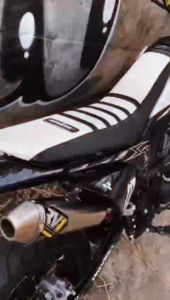 Arnoux Racing Kulit Jok Black White Series Untuk Crf Klx Wr Dtracker Ktm Husq Gordon