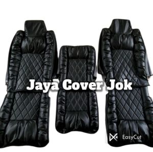 Cover Jok Truck Hino500 Jaya cover jok92 dengan aksen jahitan berlian hitam dan bahan biru. Cocok untuk interior mobil Hino500.