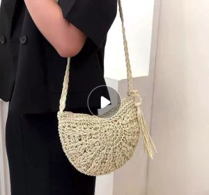 กระเป่าสะพายข้าง crossbody bag(B16)กระเป๋าสานลายแฉกครึ่งวงกลม แฮนด์เมด​ น่ารักๆ​B16（จัดส่งจากกรุงเทพ）