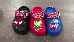 รองเท้าเด็กหัวโต Marvel  ลิขสิทธิ์แท้!! มีไฟLED สายรัดส้นและHeroทั้ง 3 ตัวละคร 3 สีให้เลือก