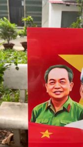 Lịch tết 2026 bìa gỗ tráng gương kt 40x60cm Bác Hồ - Bác Giáp - Bác Trọng gắn bloc đại