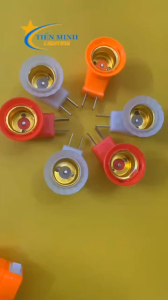 Đui đèn có công tắc- Nhiều màu/màu trắng