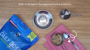 เคลลี่แอนด์โค เดลลี่โดส อาหารสุนัขฟรีซดราย เกรดกลูเตนฟรีพรีเมี่ยมโฮลิสติก สูตรไก่ 907 กรัม