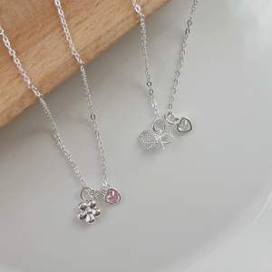 BUTTERCREAM Luna s925 Silver Mini Heart Link Chain Bracelet with Flower / Ribbon Pendant