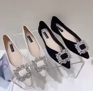 [Hoàn Tiền 15%]Giày búp bê nữ đế bệt mềm dẻo mũi nhọn đính khóa siêu chảnh