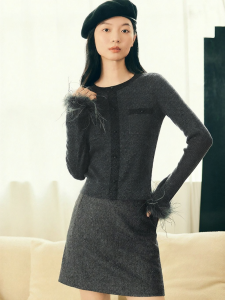 French Style Color-block Wool Blend Feather Cuff Knitwear