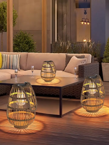 Đèn Lồng Gỗ Năng Lượng Mặt Trời Phong Cách Mộc Mạc Vintage