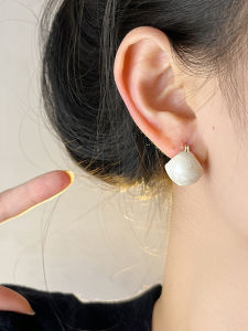 Red Earrings Womens New 2024 Trendy High-End Vintage Personality Small Audience Ear Jewelry Alloy Plated Silver Gold Geometric Pattern