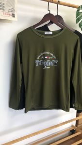 เสื้อยืดแขนยาวสำหรับผู้ชายเสื้อผ้าสำหรับใส่ฉบับภาษาเกาหลี