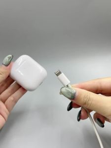 Hộp Sạc Không Dây Tương Thích Với Tai Nghe AirPods Chính Hãng Cho Tất Cả Các Mẫu Có Ngăn Chứa Pin.