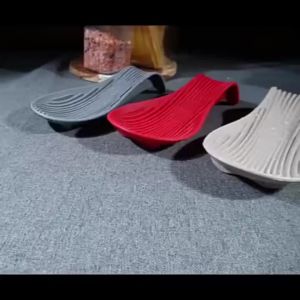 1PC Silicone Spoon Rest Heat Resistant Non‑Slip Countertop Spoon Holder Utensil Rest for Cooking Spatula Ladle Kitchen Gadget