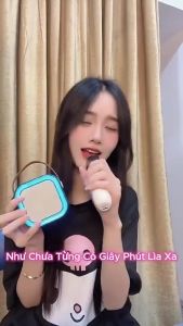 ( Lỗi 1 Đổi 1 ) Loa bluetooth karaoke K12 mini Kèm 2 Micro Thiết Kế Nhỏ Gọn Tiện Dụng Thay Đổi Giọng Dễ Sử Dụng Kết Nối Với Mọi Dòng Máy