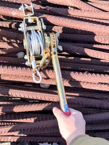Heavy Duty Wire Rope Puller 1Ton Double Hook Ratchet Hand Winch Steel Cable Puller Come Along Tool for Lifting Towing Construction Garage Farm