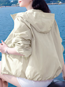 เสื้อแจ็คเก็ตกันแดดแบบมีฮู้ดสำหรับผู้หญิง ทรงหลวม แขนยาว ปกติ ฤดูร้อน 2023 เสื้อแจ็คเก็ตกันลมแบบสั้นสำหรับกลางแจ้ง ขนาดใหญ่
