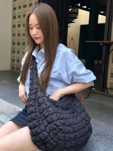 Extra Large Soft Cloud Folded Bag Bubble Crease Crossbody Bag Trendy Outdoor Lazy down Bag Polyester Fiber Zipper Closure Pure Color