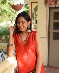 Shreya Premium Cotton Sleeveless Kurtha and Pants Set