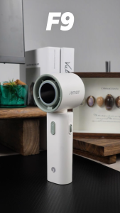 JAMAY Kipas Kecepatan Tinggi Portabel Semikonduktor Turbo Genggam Senter LED Fan Mini Tampilan Digital Led Tinggi Display Handheld Fan F9