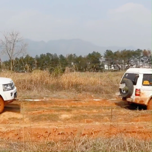 พร้อมส่ง สายลากรถยนต์ เชือกลากรถ สายพ่วง 5 ตัน 4 เมตร พร้อมตะขอ U สายสลิงลากรถ สายลากจูงฉุกเฉิน